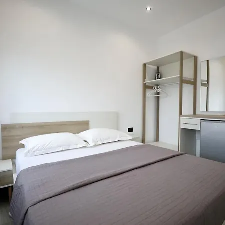 Amart Bed and breakfast Sarandë