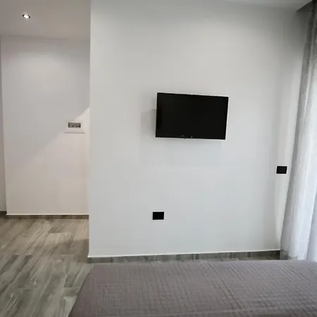 Bed & Breakfast Amart Sarandë